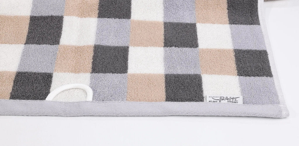 Milano/Kira Badeschal